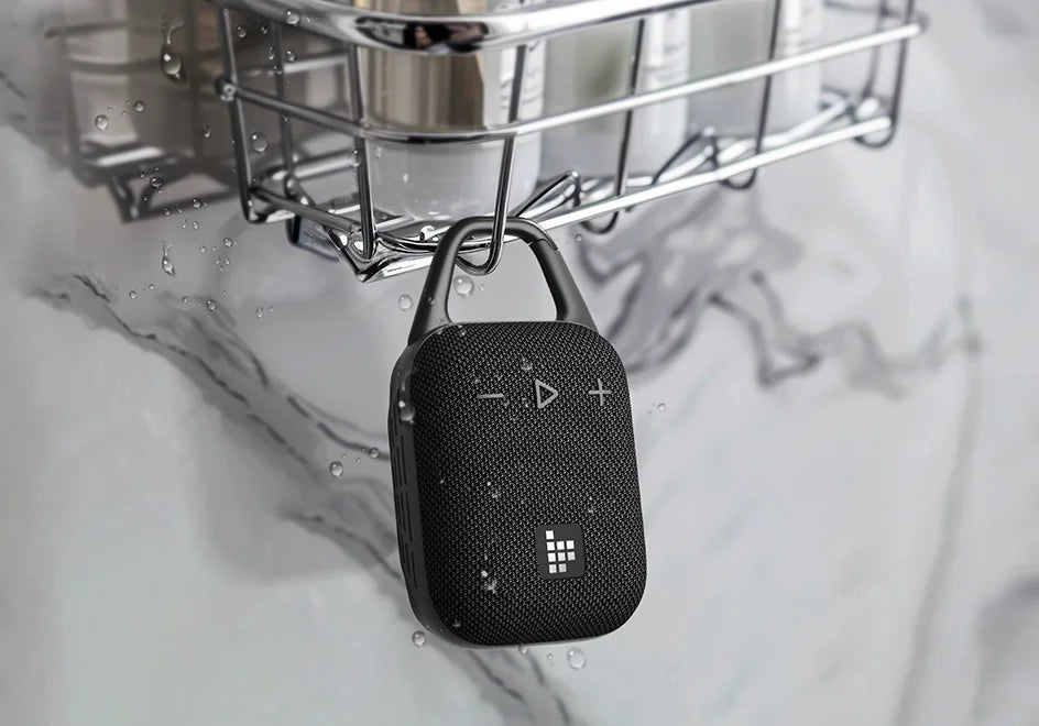 Portable Waterproof Bluetooth Speaker with Hook 20H of Playtime