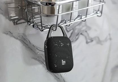 Portable Waterproof Bluetooth Speaker with Hook 20H of Playtime